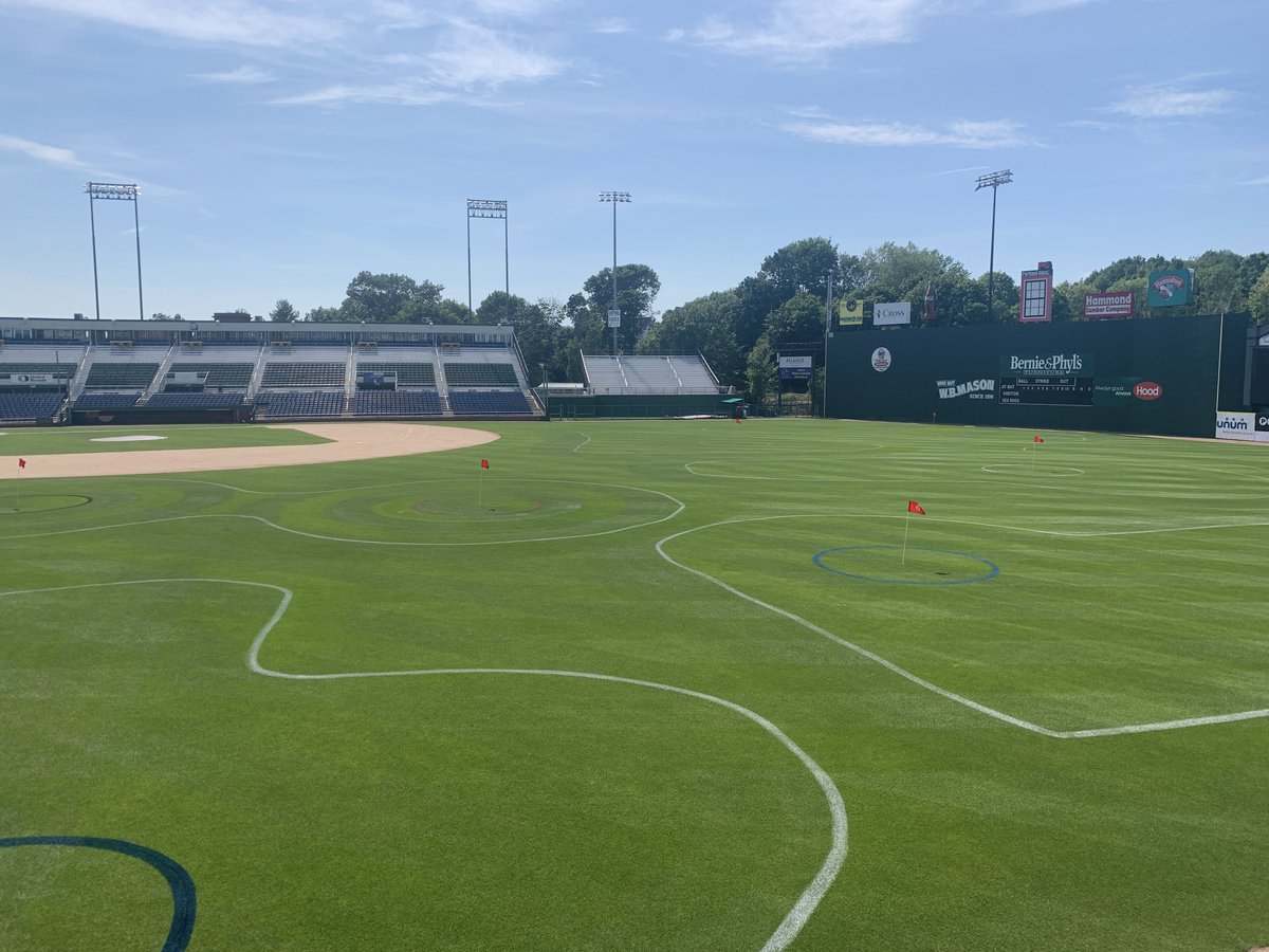 PortlandSeaDogs's tweet photo. #SkipWorkPlayGolf The Hadlinks Golf Course is back open. We have a few available tee times for this afternoon. https://t.co/V0RaPe9j4d https://t.co/TQamf03l7y