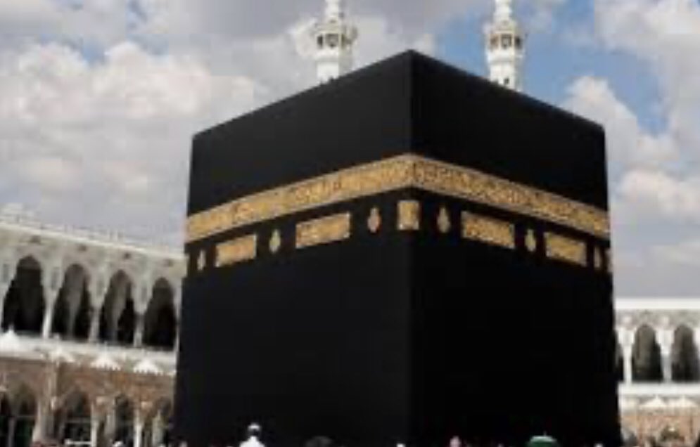 [Thread]Do Muslims worship the Kaaba?One of the most famous arguments among Murtads is that we Muslims worship Kaaba.In reality we only worship Allah, and I will refute this accusation on 5 points.