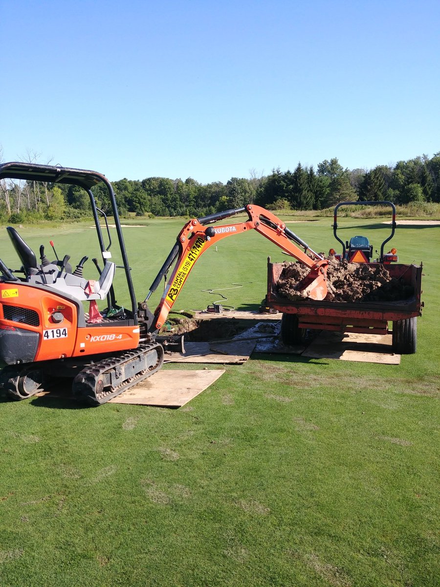 tp_ty's tweet photo. I don't know why...but it's ALWAYS Fridays lol. #turflife #golfcourse #TGIF https://t.co/zJMjN8wxi4