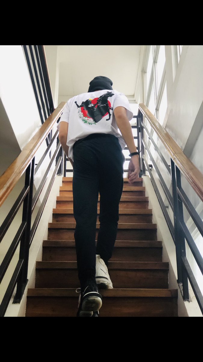 MEDUCATED_'s tweet photo. What's happenin? 

RE-I-NA shirtss AVAILABLE NOWW!
Available in pink and white 🙏🙏❤️ https://t.co/Ynwy2qhoiF