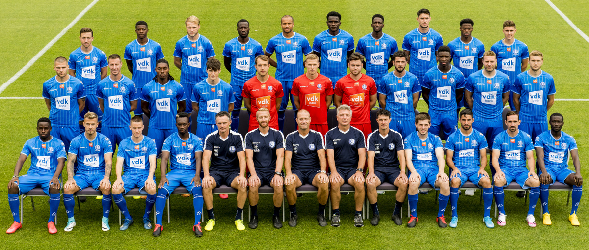 Spelerskern KAA Gent 2020-21 bij de start van het nieuwe voe
