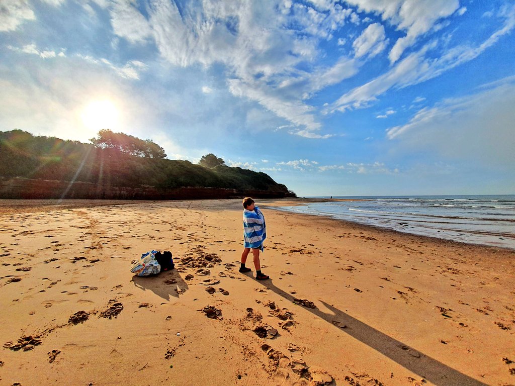 HeathsHideaways's tweet photo. A great start to the day - an early morning sea swim with the boy in #Exmouth with a post-swim treat from Bumble and Sea. Back home and on laptop by 9am 💪 https://t.co/XS15TcEi5z