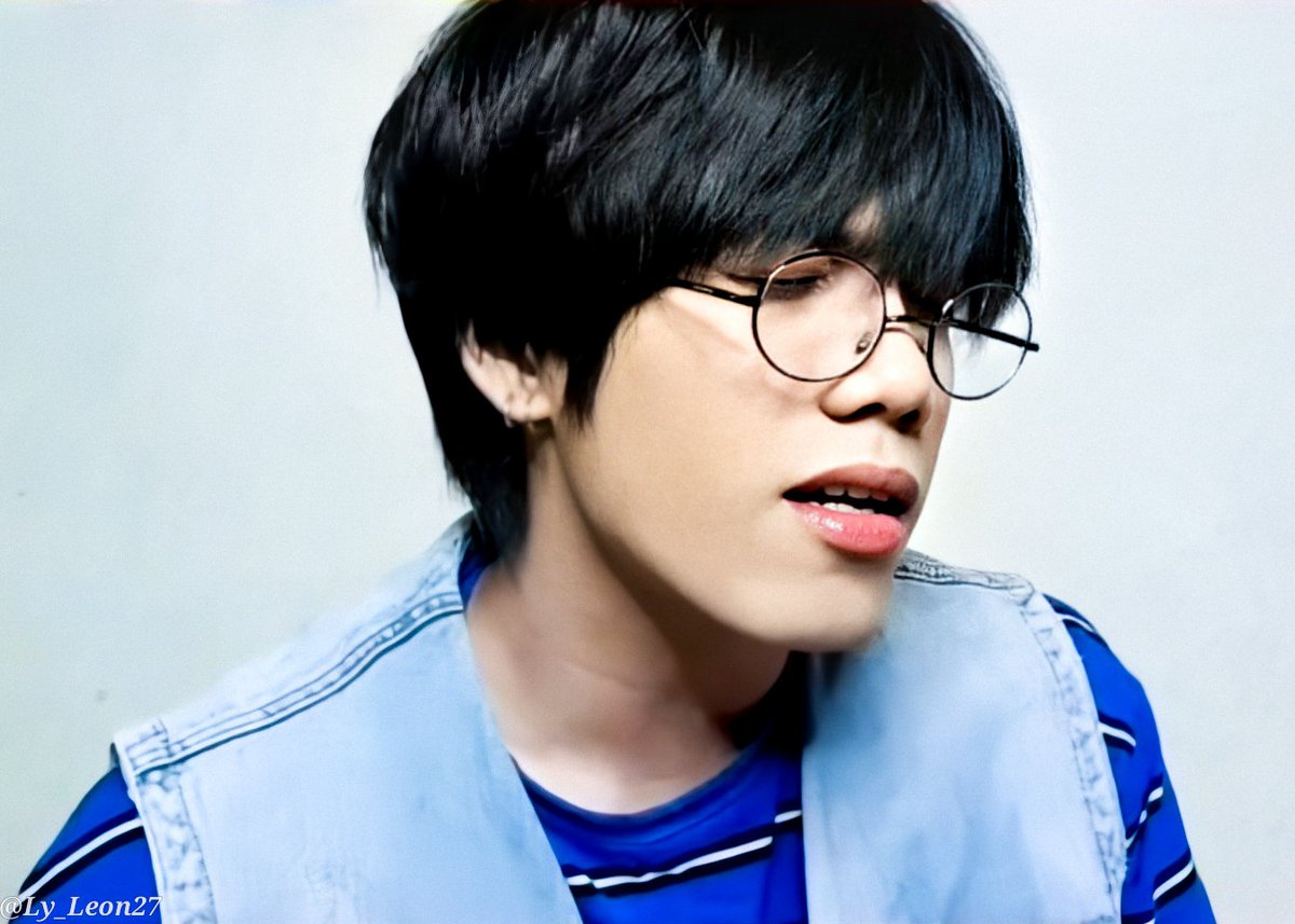 Sobrang fave ko kapag nakapikit kumakanta si Tey  damang dama kasi niya hehe @stellajero_ @SB19Official #TMFunSagadWithSB19