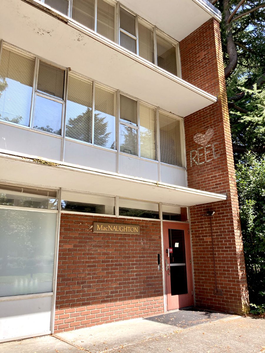 Oregonian's tweet photo. Most Oregon colleges charging ahead toward fall opening despite virus risks https://t.co/KbcRV8Bb33 https://t.co/8vtW1S4Kuw