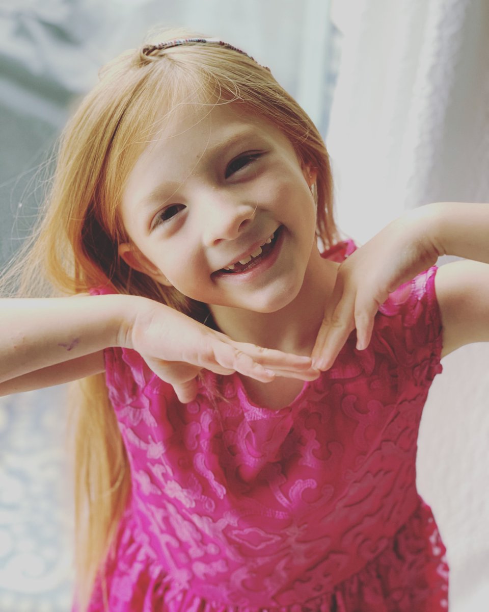 Sisi (7) compliments of the day... 

“Mum you have soooo many wrinkles under your eye

Annnnnnd you look so tired.... 

You have black eyes!” 

And I was just sitting here minding my business 😑

🤣🤣🤣🤣🤣🤣

Need to teach the girl some tact 😳 and get a face cream apparently