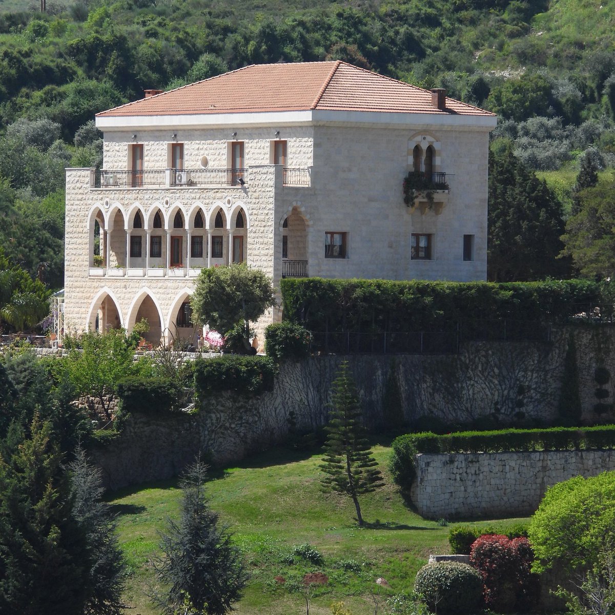 nntaleb's tweet image. The more you get stuck in the past at past historical slights, the worse your progress.

Move on; getting rich is the best revenge.

In 1982 Assad (père) &amp;amp; warlord Frangié blew up our house in Amioun. I got rich &amp;amp; we built a bigger one.

My way of saying F***k you.