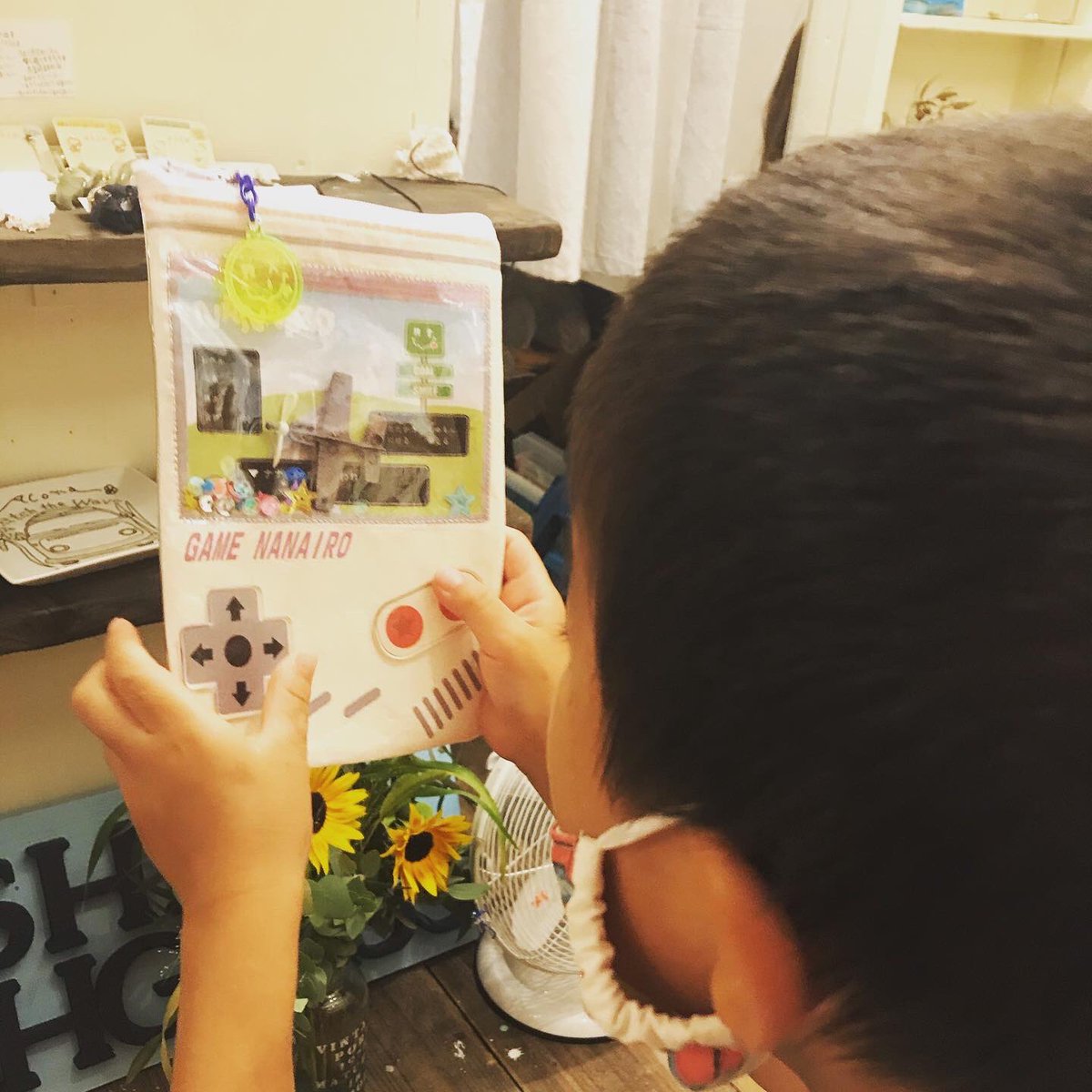 nanairo7070's tweet photo. 相当久しぶりに作りました😅
新作はゲームポーチです〜🎮

ホワイトとイエロー完成です

コロナが流行しまくりのこの数ヶ月…
子供たちは相当なゲーマーになってしまいました🎮

#nanairo70
#nanairo
#なないろ
#新作
#ポーチ
#ゲーム
#レトロ
#ハンドメイド https://t.co/Cn9hefd8w4