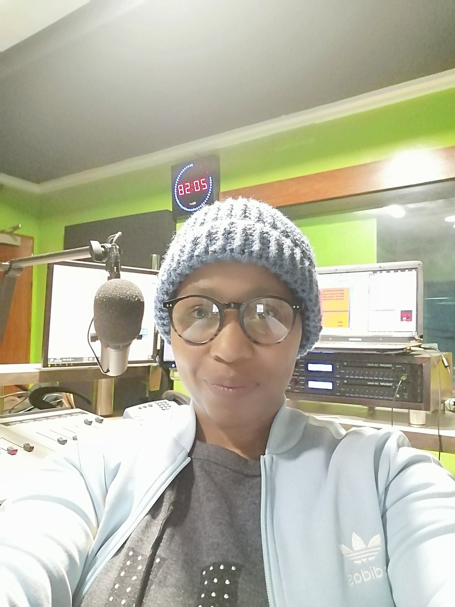Mos_D_Live's tweet photo. Fridays are for Radio and Hip Hop ๐ผ๐ป
Catch the #TheFriday4Play with Dj Mos D and Dj Milli On Air @GaRankuwaFM 20h00 - 23h00๐ง
#DjMosD #MosDLive #LoveMosD #ReAgaSechaba #GaRankuwaFM #hiphop #Radio https://t.co/75A9qr0r9y