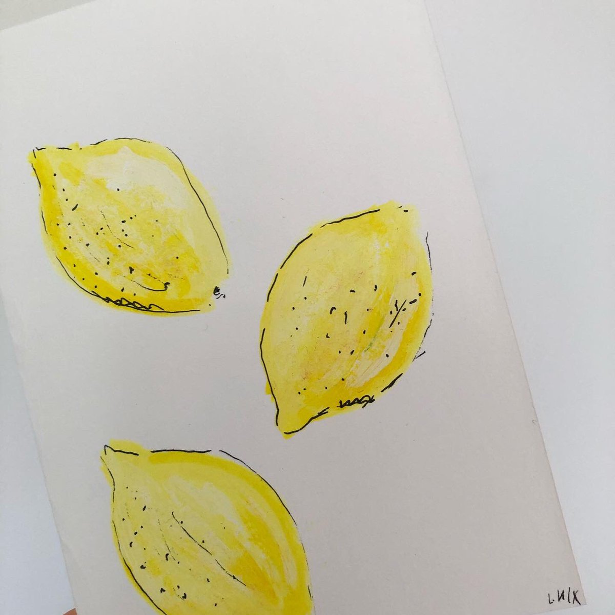 Don’t forget our waxed linen food wraps will keep your lemons fresh this weekend! Handmade and naturally dyed right here in the UK. 🍋 #oldhamhour 😅