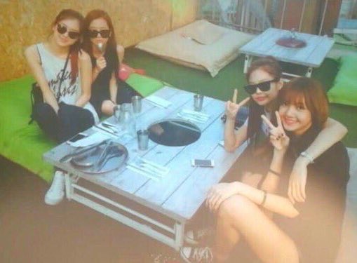 BBU_BLACKPINK's tweet photo. FOUR Girls trained for years, debuted successfully and now, BLACKPINK IS THE BIGGEST GIRLGROUP IN THE PLANET!

#블랙핑크_4주년_블링크와_4에버 
#FOUReverWithBLACKPINK @ygofficialblink @BLACKPINK https://t.co/8VJvyTWGNN