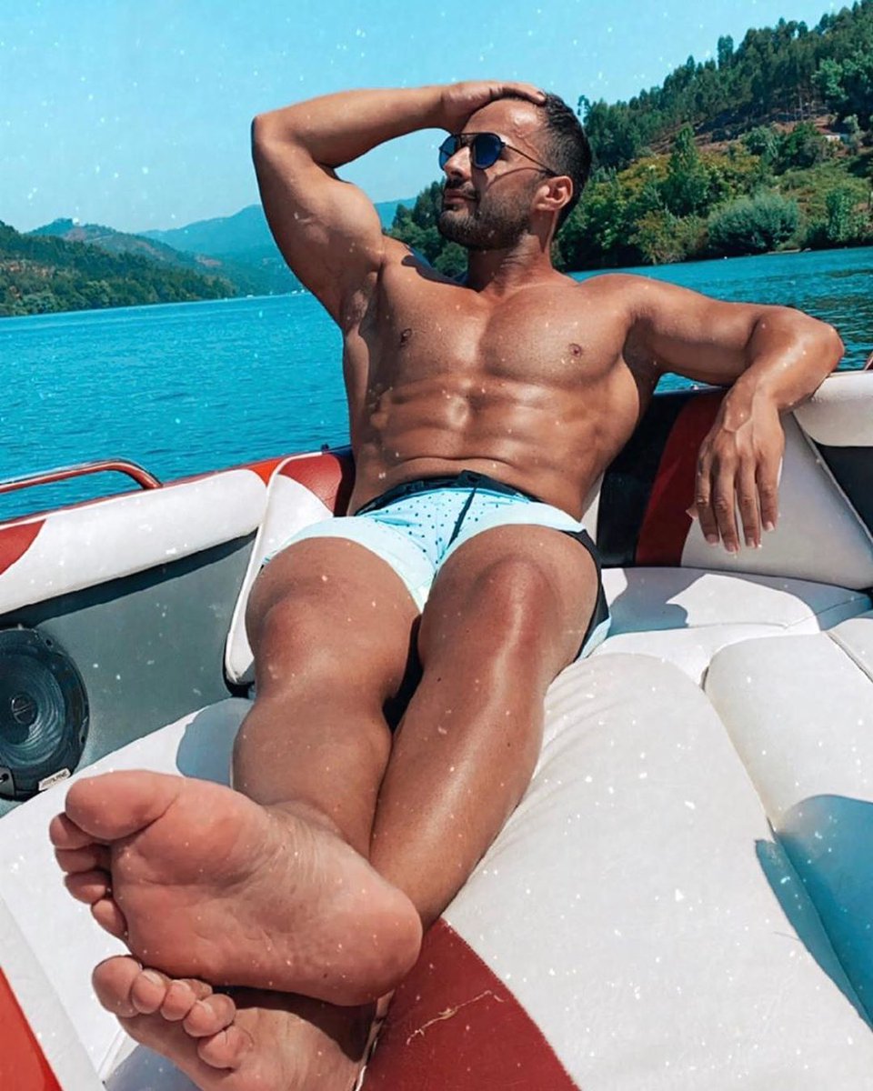 bigselfeets's tweet photo. Make sure to capture my feet too
#feet #feets #feetlove #feetlovers #feetgod #feetfetishnation #feetnation #foot #footlovers #footfetish #soles #malefeet #instafeet #portuguesefeet #bodybuilderfeet #sexyfeet #pies #piesmasculinos #hugefeet #selfeet #bigfeet #bodybuilder #ifbb https://t.co/5NULd9UefX