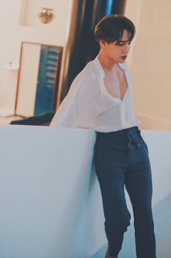 wonuskim's tweet photo. #카이 beautiful butterfly ☁️ https://t.co/RuBbQvLtSR