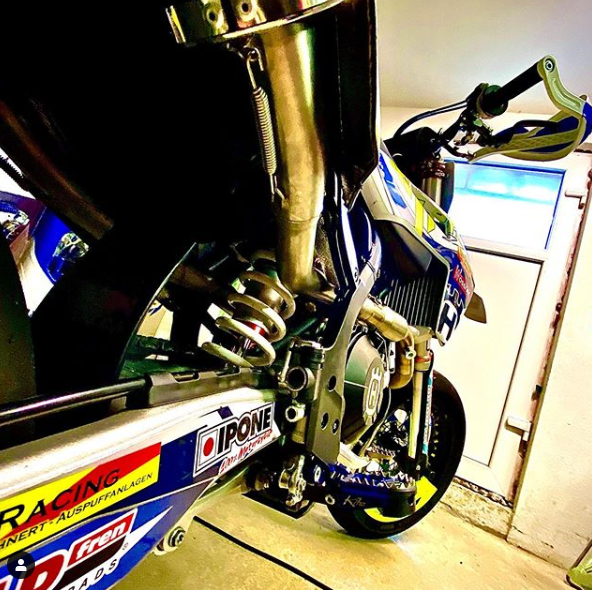 IbericaIpone's tweet photo. Un domingo cualquiera... 😎 en un lugar cualquiera... 🌞
#passionfirst #ipone #motocross #iponelube #domingo #moto #felizdomingo https://t.co/BZxC6tfVEO
