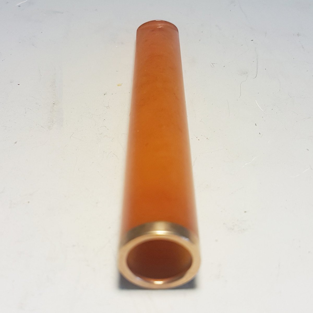 AntokeStore's tweet image. Nice gold halo on this antique amber cheroot / cigarette holder 🔥💚

Probably of German origin, given the case is marked "Echt Bernstein" this is a fine example of an antique holder 👌🇩🇪

DM for price. Or, visit antoke.com 👊

#antoke #cheroot #smoker