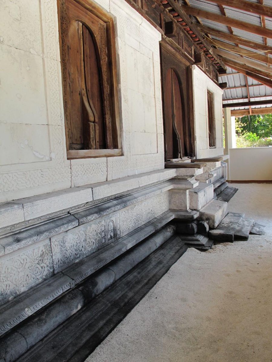 RT @ManadhooThoriq: Coral stone mosques of Maldives are built