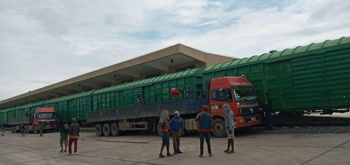 BeshGebeya's tweet photo. We have achieved another milestone!  This is in Addis Indode Train station offloading our National Cement, 
@melaku_alebel  @dagmawit_moges ,Thank you so much for your relentless support and attention throughout the process.

More to come.

#BeshGebeya , #NationalCement https://t.co/3cCW9jP8FB