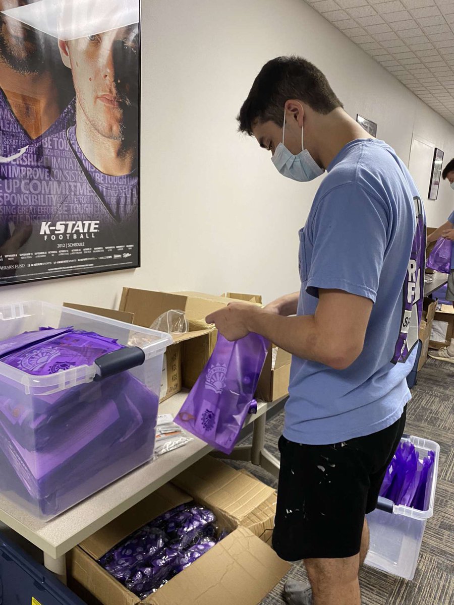 Had a great time this morning helping put together wellness bags for the Every Cat’s a WellCAT program! It’s great to be back!