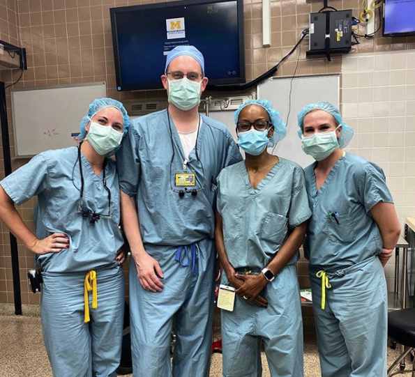 UMichSurgery's tweet photo. It's 🖐️ month in plastic surgery! Meet our hand faculty & learn about our research. Residents get a well-rounded experience through lots of exposure, procedures, and several months as the hand chief.
All about our program:
https://t.co/7OcaSUCODv
#WhyUMichSurgery https://t.co/ynaLu2swJv