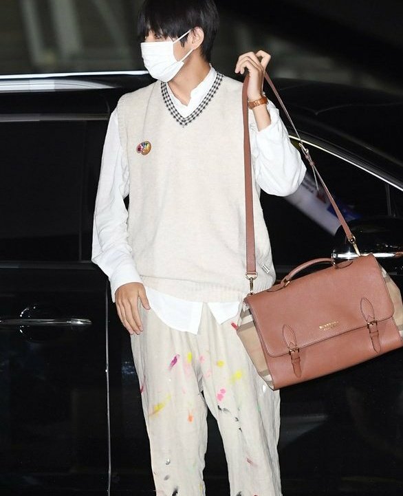 W-what if taehyung....uk....