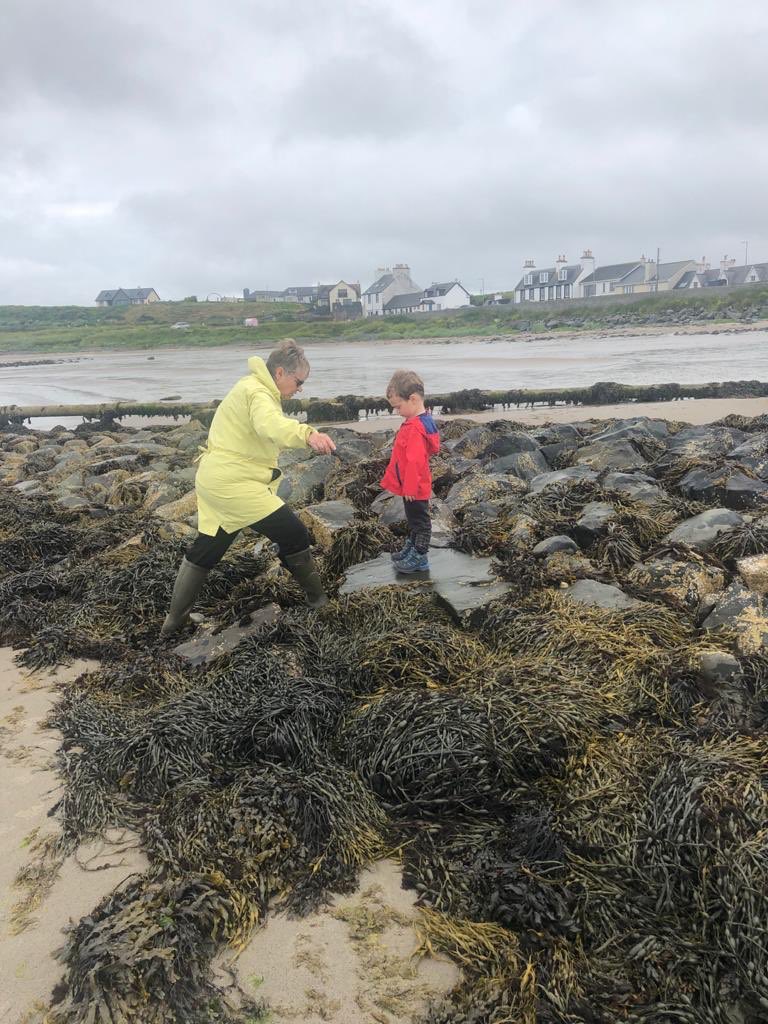 cathyjamieson's tweet photo. Had some help from Maxton today as I clocked up my steps! #hopeandmemorieswalkforacs #walkdownthelockdown @ayrshirecancer 

If you can spare a small donation to help Ayrshire Cancer Support please go to my just giving page

https://t.co/RycV0OOQ3N https://t.co/Z0oVU1zWni