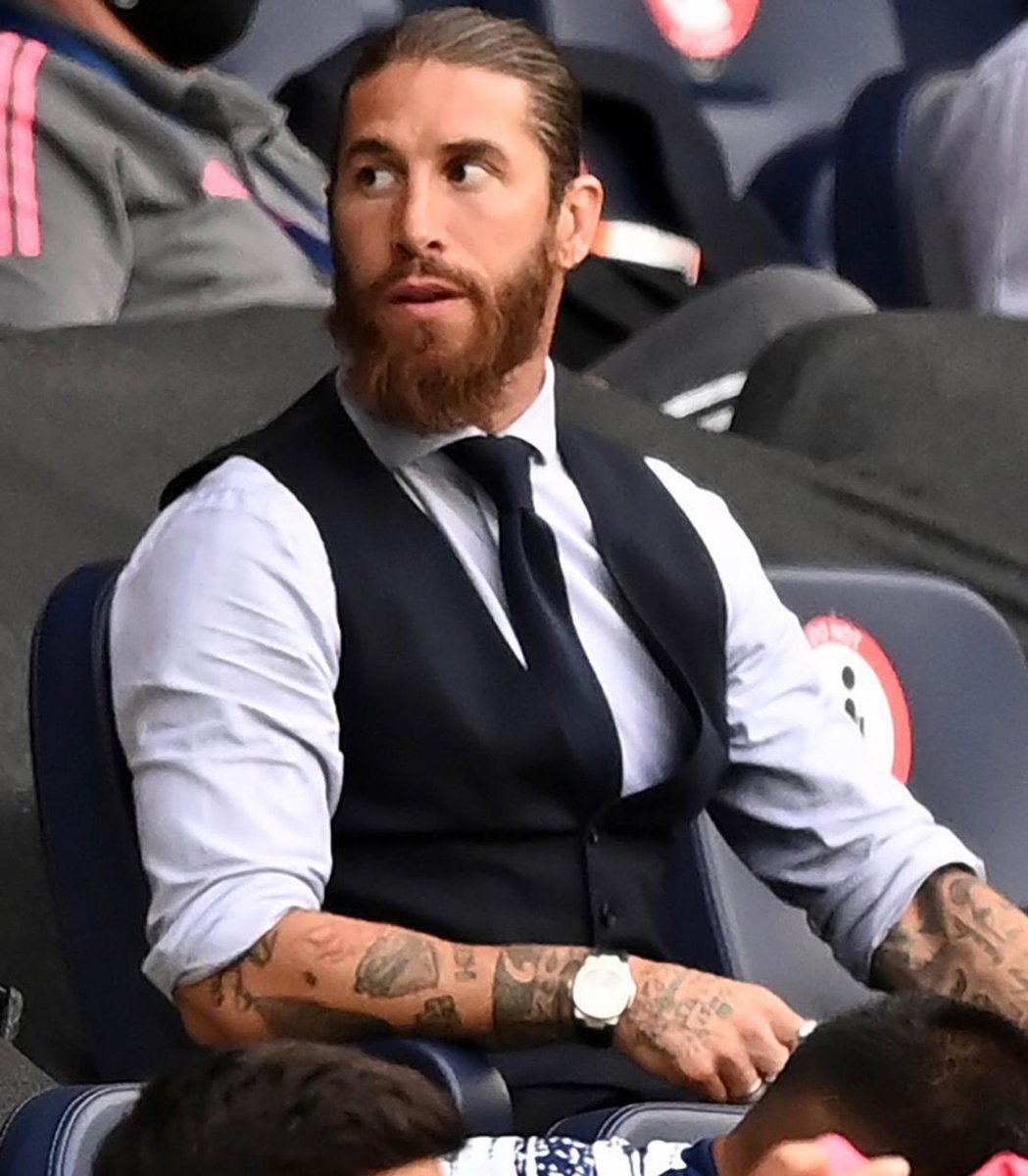 TyCSports's tweet photo. ¡Terrible facha! Sergio Ramos se vistió acorde a la ocasión ⚽️🤩 https://t.co/0mW6NRTSjT
