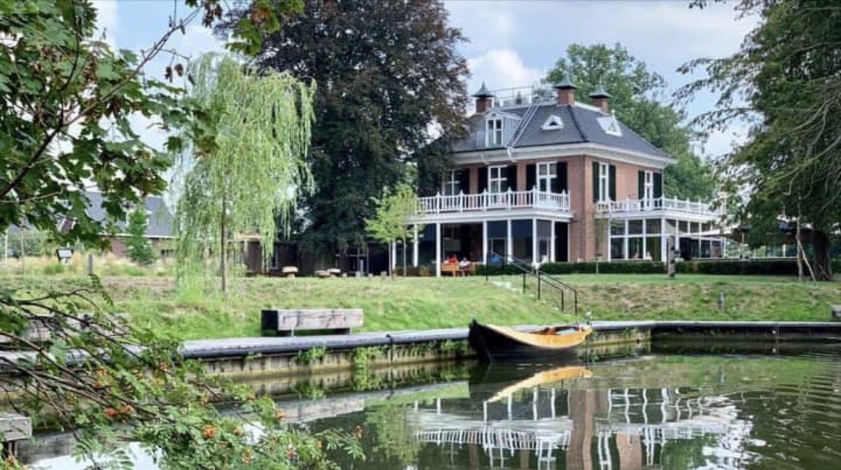 Bootje varen over de historische Grolse gracht en afsluiten met een heerlijk speciaalbiertje? Met deze temperaturen geen straf!! Informeer bij <a href="/brouwersnos/">Brouwersnös Groenlo</a> naar de mogelijkheden!! 🍻🌞 💦brouwersnos.nl #brouwershaven