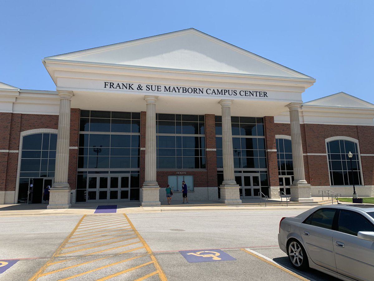 WaveMakerz432's tweet photo. College camp for a few TEXAS ELITE FORCE players then tournament tomorrow. Busy week for these girls. #WAVEMAKERZ https://t.co/n5gfC83hAh