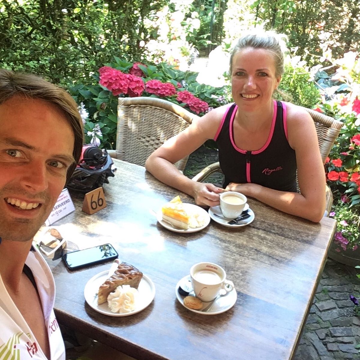 AlwinteRietstap's tweet photo. Heerlijk ritje op de racefiets met Marieke door de mooie @ProvOverijssel #wielrennen #vakantie #lekkeretenonderweg #samen #127km https://t.co/Vv0HOsiH6m