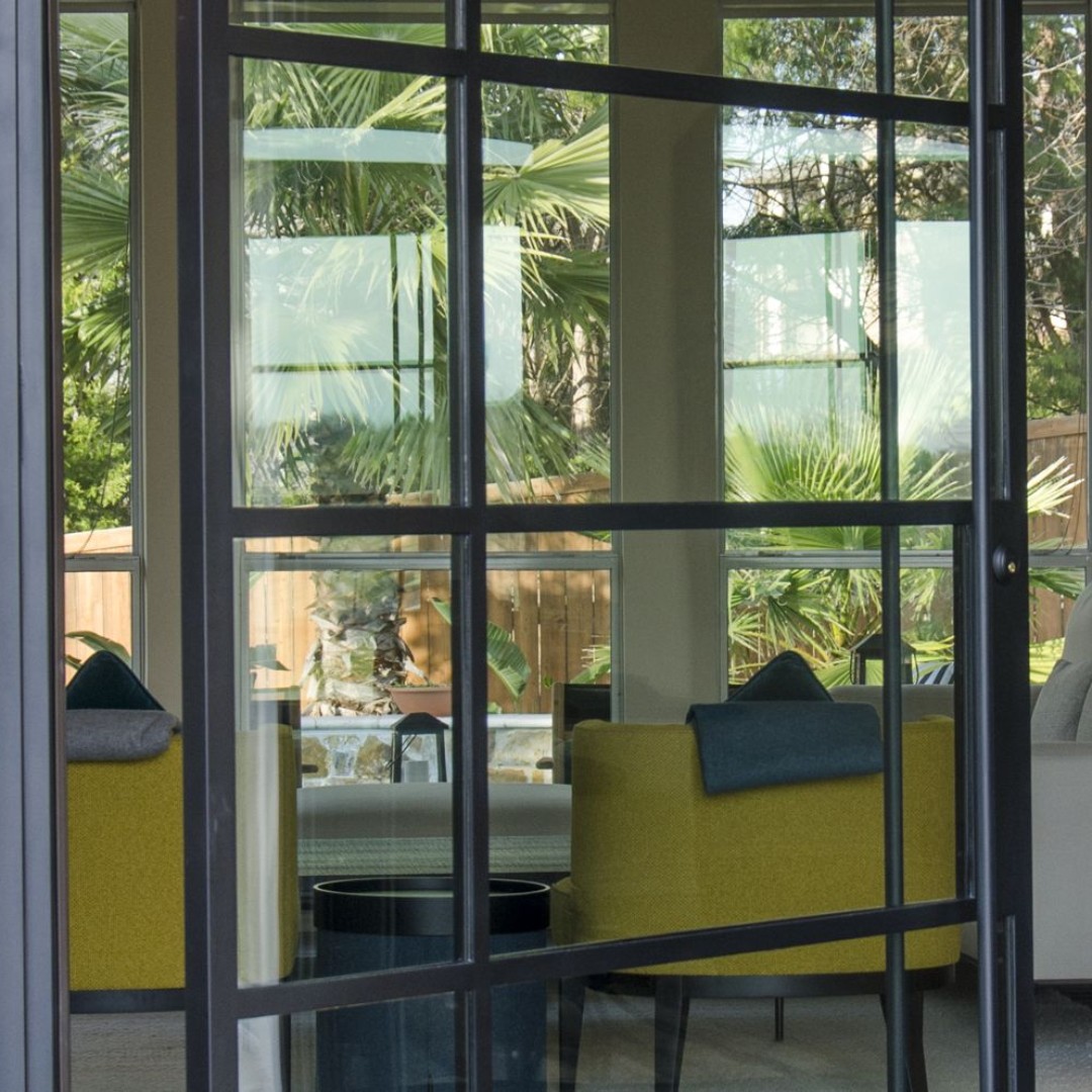 SolaraCustom's tweet photo. A low profile pivot door making a bold statement. https://t.co/t8Gna7tzHK
