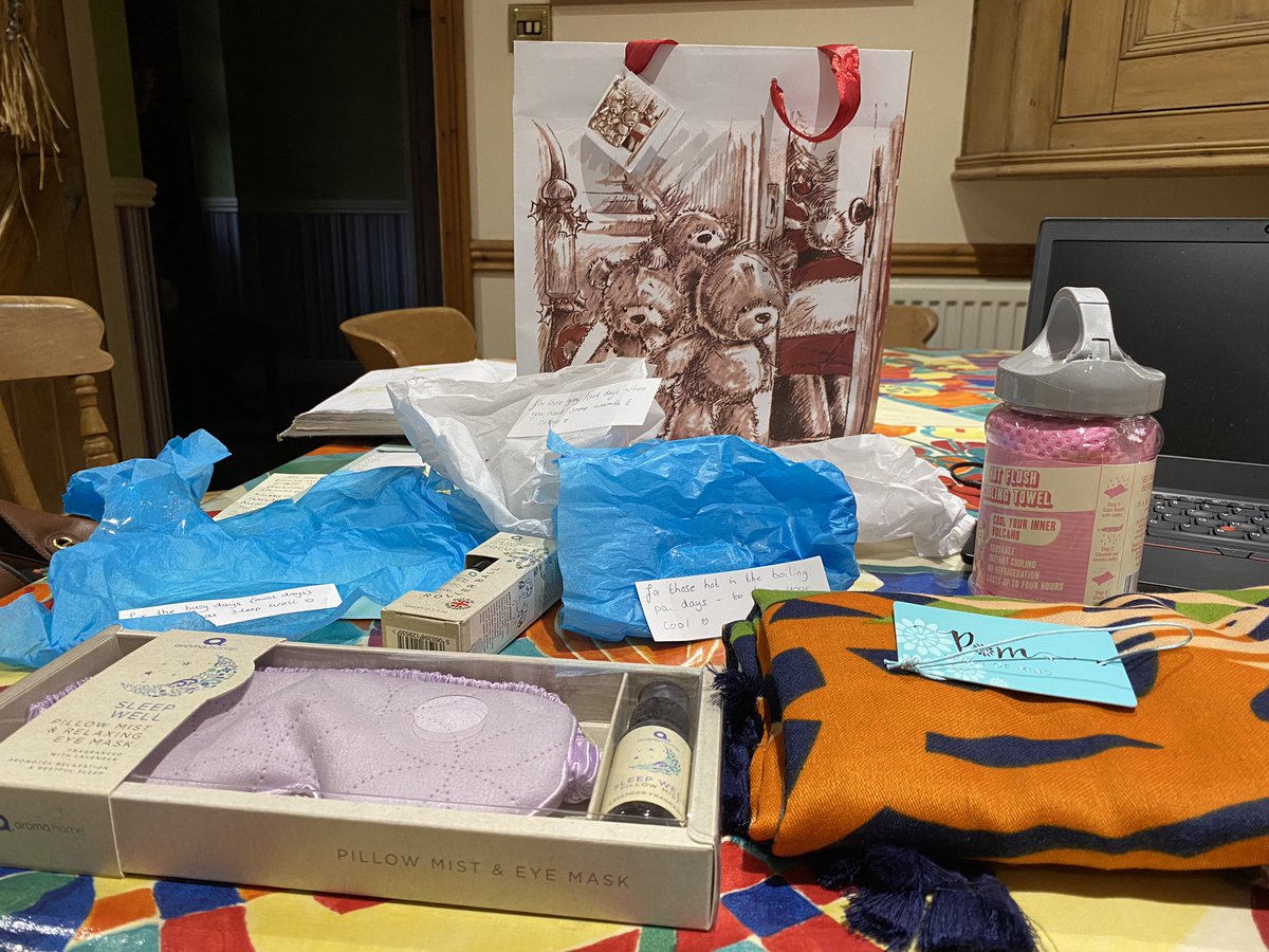 amd4_ann's tweet photo. I had no family or friends to attend my graduation so I adopted @Millluca ‘s family for the day @MillardMinx66 &amp;once again I feel like I’ve graduated today gatecrashing @C_Carmichael83 &amp; @DeSouza_ZevRN ‘s special day🥰🎓🤣 #bcunurses https://t.co/UEEIMiEvJ6