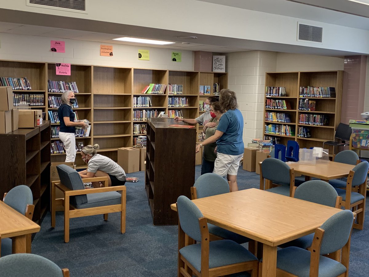 decaturisdlib's tweet photo. All hands on deck @Decatur_MMS library. https://t.co/Ij70hPYLoO