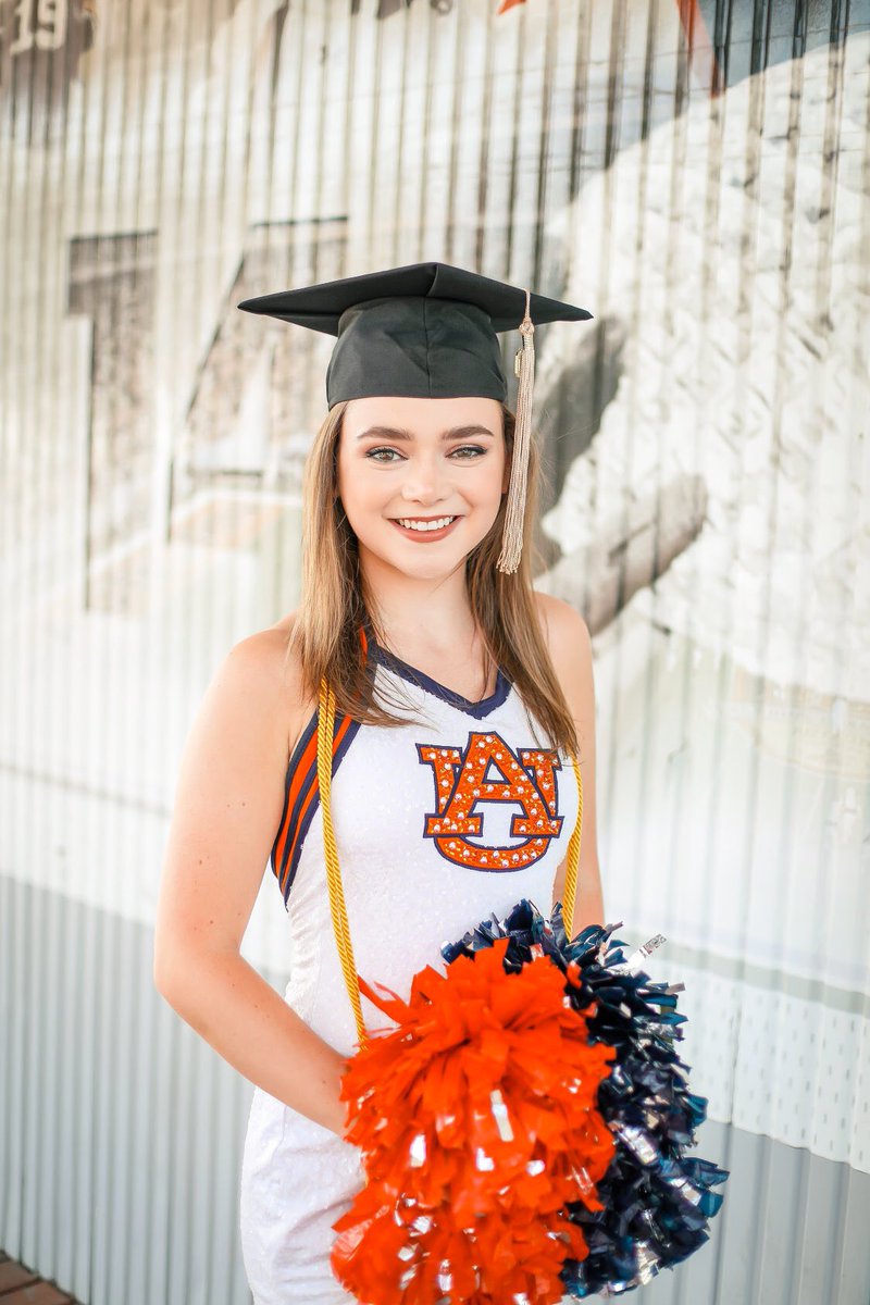 carrollcrafts's tweet photo. CONGRATULATIONS @cat__carroll !!!  We are so proud of your hard work and what you have accomplished. Can’t wait to see what’s next...we love you ♥️ #Auburn #Graduation2020 https://t.co/Sj8HvNGCtz