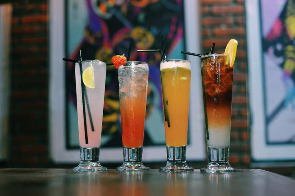 w2l_rewards's tweet photo. What go's together better than a heatwave &amp; a cocktail? 😍

Don't forget to head to Black Rabbit Liverpool where ALL cocktails are 241 from Sunday - Friday before 12am and Saturday before 10pm! 🍹 https://t.co/zWOxArY4wT