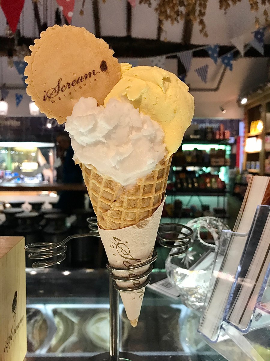iscreamoxford's tweet photo. It’s another scorcher today and we have the perfect way of keeping you cool! Our refreshing, zingy lemon sorbet sitting alongside the sweet coolness of our mango sorbet is a match made in heaven! Simply mouth-wateringly good 🍋 🥭 🍦
#oxfordicecream https://t.co/4oA05E79rW