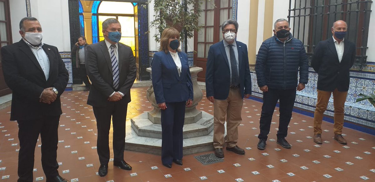 ferogel's tweet photo. Esta mañana firmamos un convenio de colaboración entre la Subsecretaría de Regularización dominial y la Federación Económica de Tuc.a fin de organizar trabajos en conjunto en beneficio de los tucumanos. @JuanManzurOK @SilviaLauraPER3 @GuardiaRoque @defensoriatuc @GobiernoTucuman https://t.co/iyLUIXn8Vs