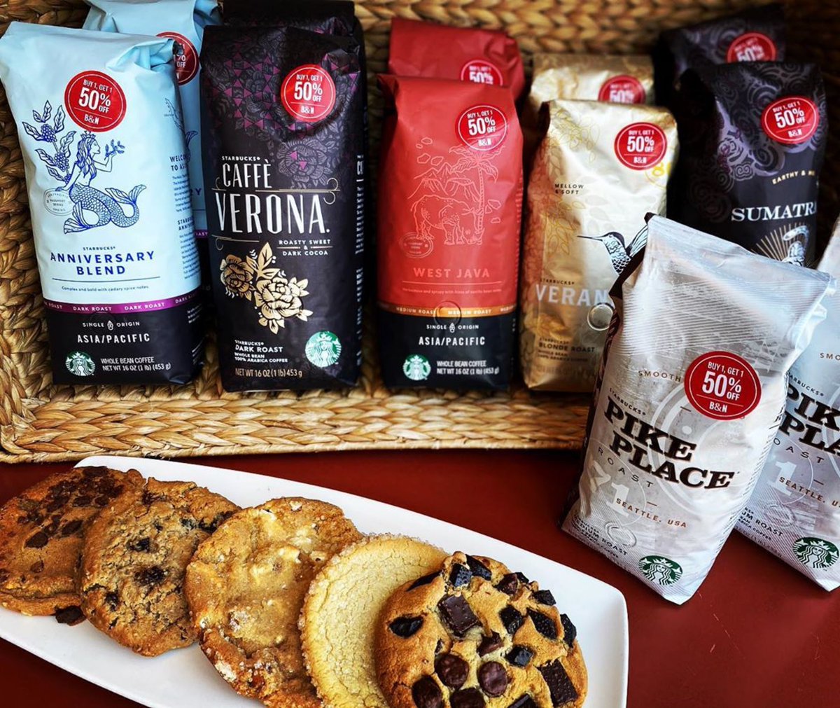 Who can resist BOGO50% ??? Stock up on your favorite @starbucks bagged #coffees AND @sweetstreetdesserts #cookies. 🍪☕️ Use our #BNCafeApp to #SkipTheLine and have your handcrafted beverages waiting for you when you get here to #LeaveMoreTimeForBooks 😉📚😉 📸: #bnnorthlittlerock https://t.co/BUE55TnzVe
