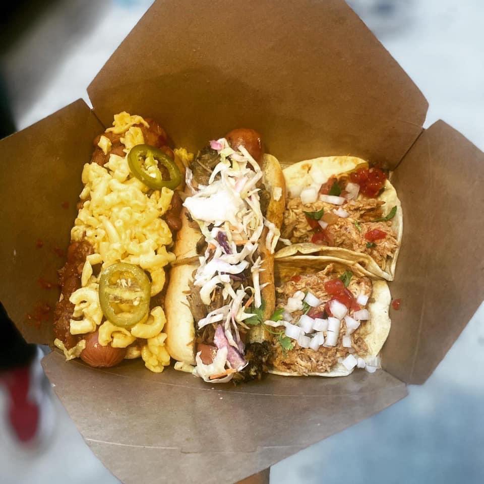 JaxCraftBeer's tweet photo. Itโs finally Friday!! ๐ Tonightโs Parking Lot Concert features Henry Lawrence! ๐ถ ๐ธShow starts at 7:30.
Chop it Charlieโs will be here serving up dinner! ๐ฅ ๐
Open at 3!
#jaxcraftbeer #32taps #supportlocal #supportlocaljax #livemusic #livenusicjax https://t.co/5QMJBt5O2R