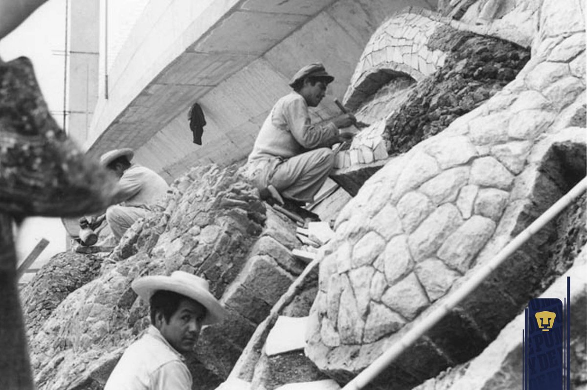 PumasMX's tweet photo. El Olímpico Universitario es para los aficionados de Pumas lo que para F. Savater es “la tierra natal”: “el rincón insustituible hecho de gozo, rutina y lágrimas, que en nuestra memoria el tiempo despiadado nunca podrá del todo borrar”.

💻➡️ https://t.co/h3wx20ne7V

#SoyDePumas https://t.co/YcmUF8XCBV