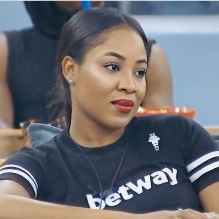 EricaBbn's tweet photo. Her name is Erica Ngozi Nlewedim. Imagine not stanning Erica. #BBNaija #StarGirlErica
.
See= https://t.co/Tl0QRL3bIt https://t.co/U3b1DzUg1e
