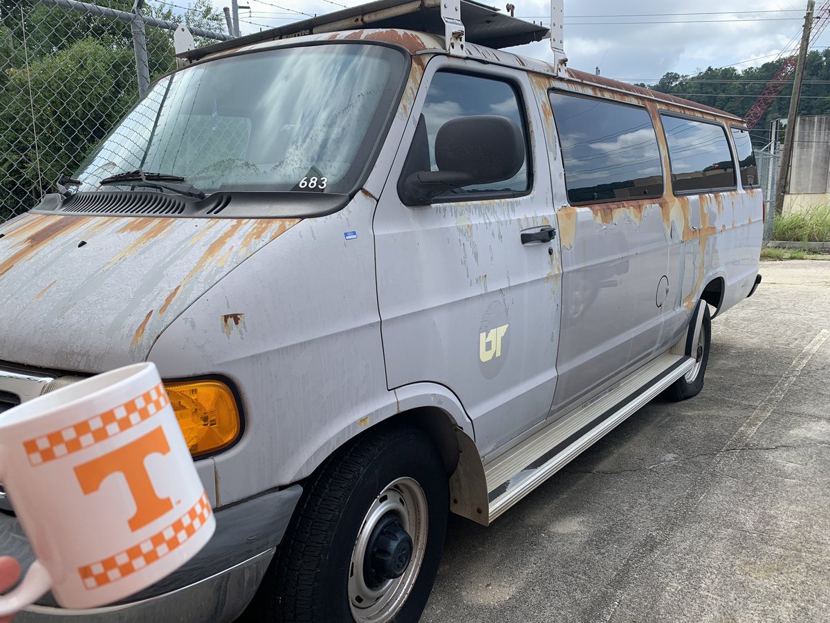 OtherMissingMug's tweet photo. Found me a shaggin waggin! #wheresmymug https://t.co/nKLBHs9GgW
