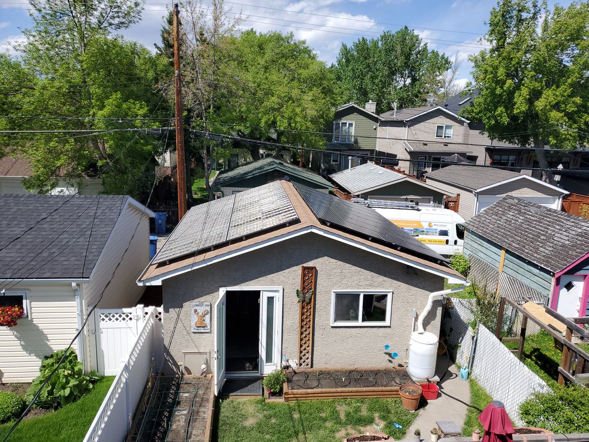 SkyFireEnergy's tweet photo. What a productive homestead we have here! This 9.1 kW system in Calgary belongs to a couple of musicians who love to travel. They chose solar because they wanted to be proactive for their community, family and for future generations. #yycsolar #magicofsolar #skyfireenergy https://t.co/i7Bcj2LPos