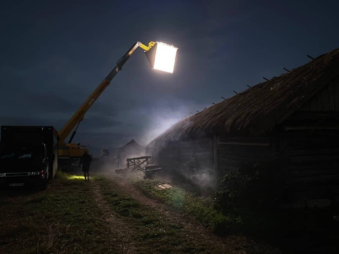 DoPchoice's tweet image. Size matters with @firefly_lightcrew 

DoPchoice can supply #SNAPGRIDS and #ButterflyGrids any size...we&apos;ll also make them to your own specs
. 
Sky Panel 360 set 
D.O.P - @piotrsobo 

#firefly #filmlights #filmcrew #gaffer #filmlife #arrilighting #filmlighting #lifeonset