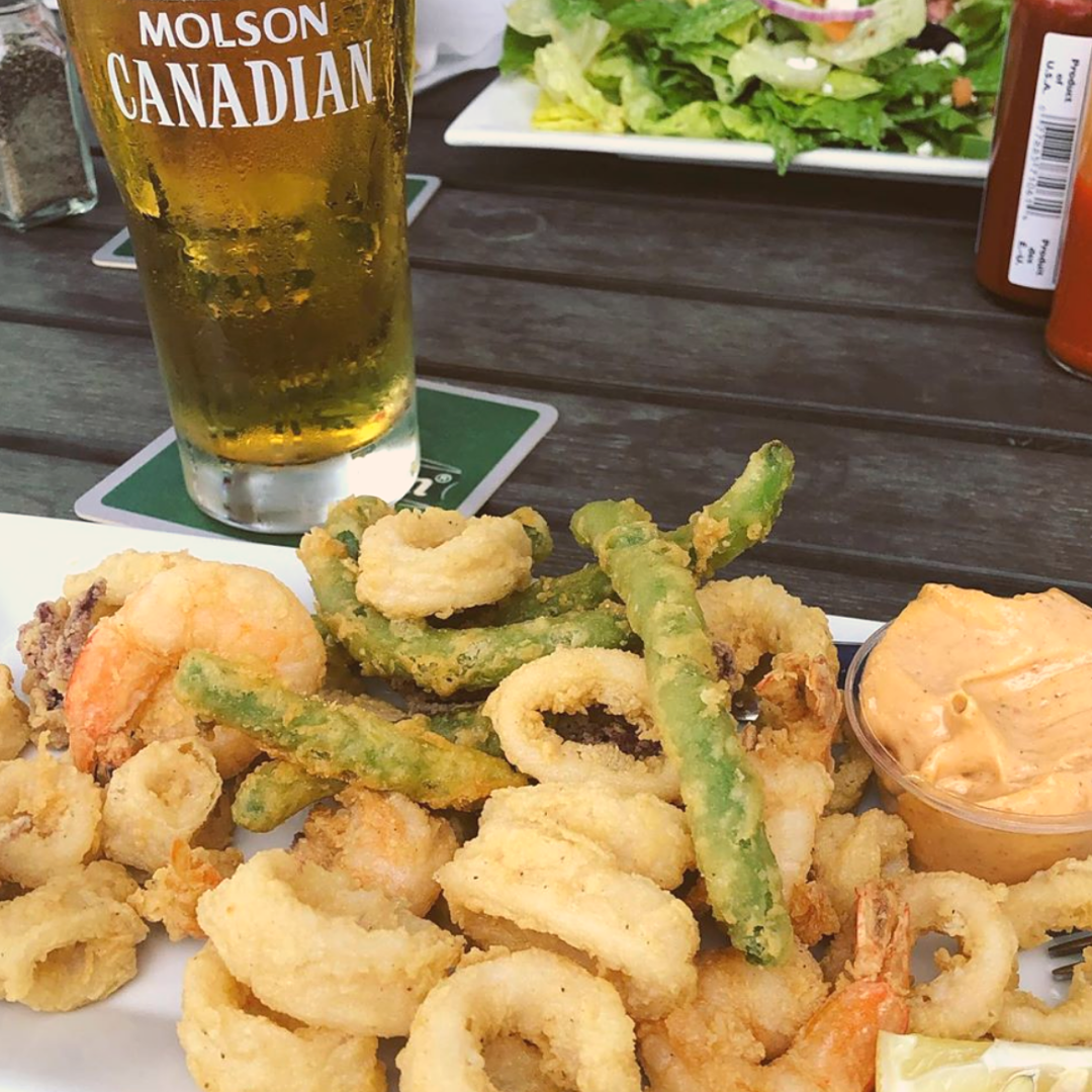 FirkinPubs's tweet photo. It's 🏀 GAME DAY🏒 and our go to game-day snack is Crispy Calamari &amp; Shrimp 😋🍺

What's yours? ⬇️

#FirkinPubs #WatchTheGameAtFirkin @Molson_Canadian @coorslightca ©IG📸: ariya59 https://t.co/6u8jWtSMxN