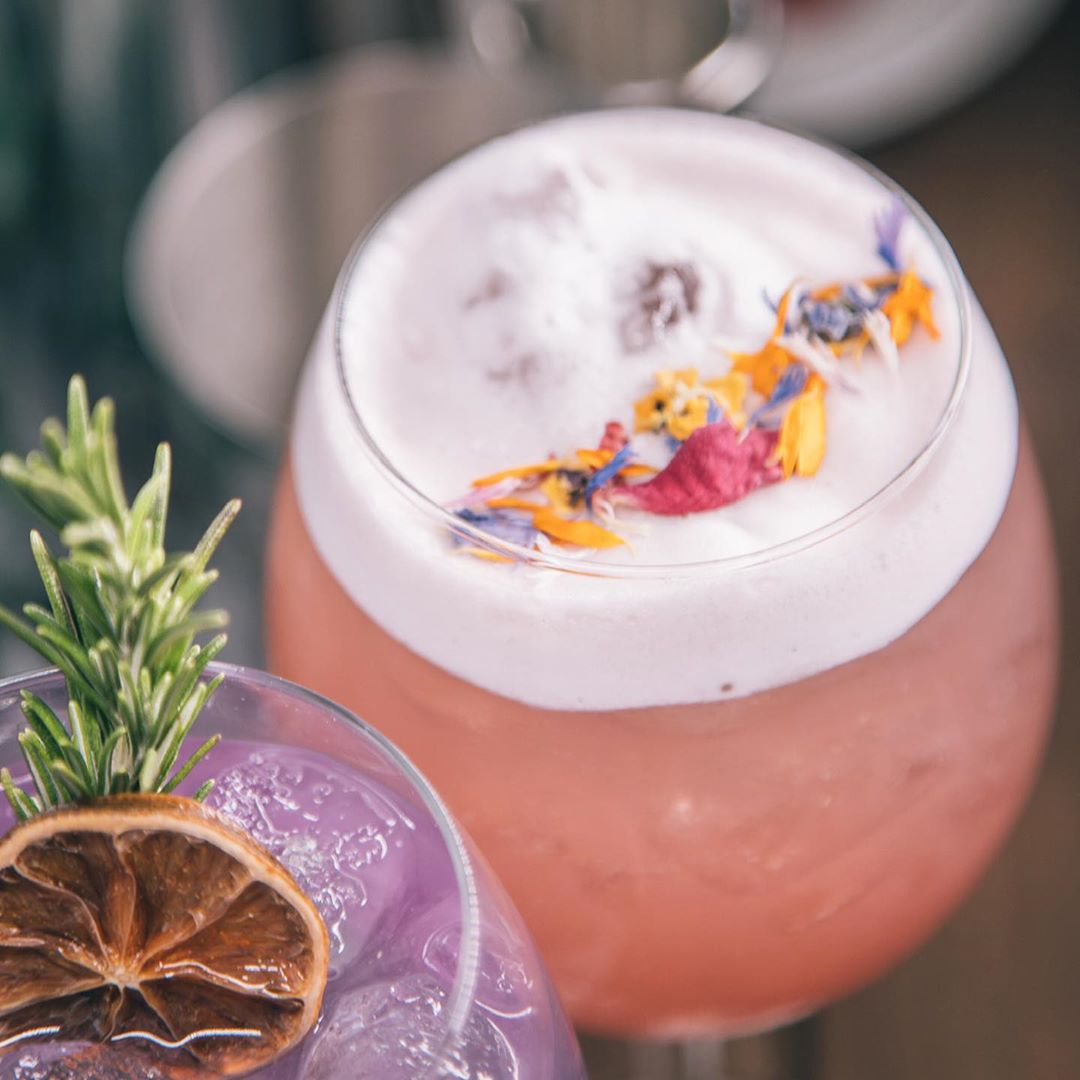 TheFoxyHen tweet media