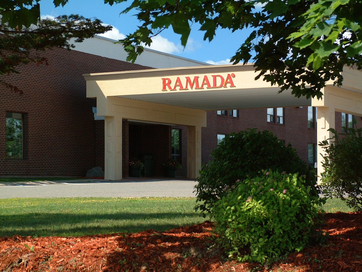 Need a weekend Staycation?  Pool and Hot Tub are open!