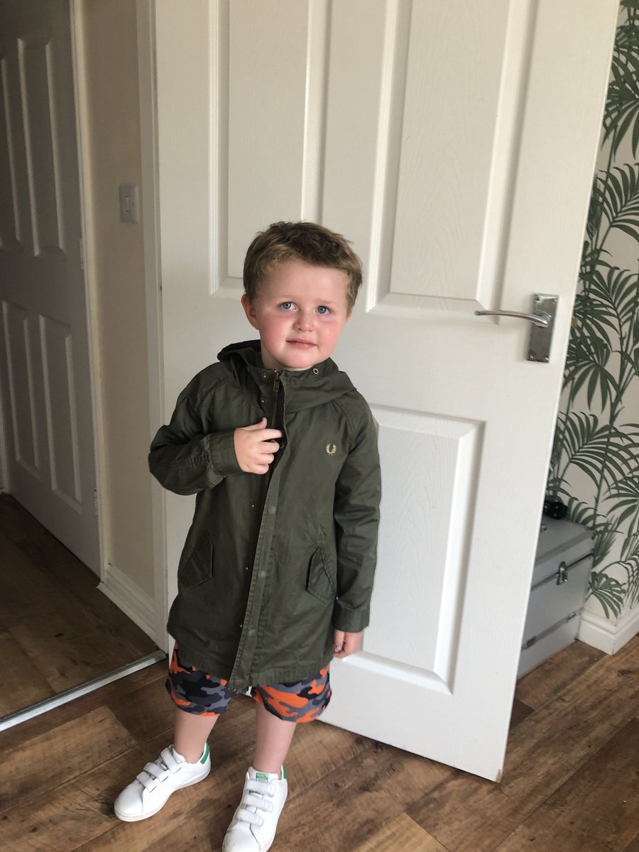 NedKelly1981's tweet photo. @liamgallagher the kid can sing 5 of your tunes now, which means he gets his first parka, send pic is you being serious lol #monkeyinthemaking https://t.co/2rS3ZM1jAs