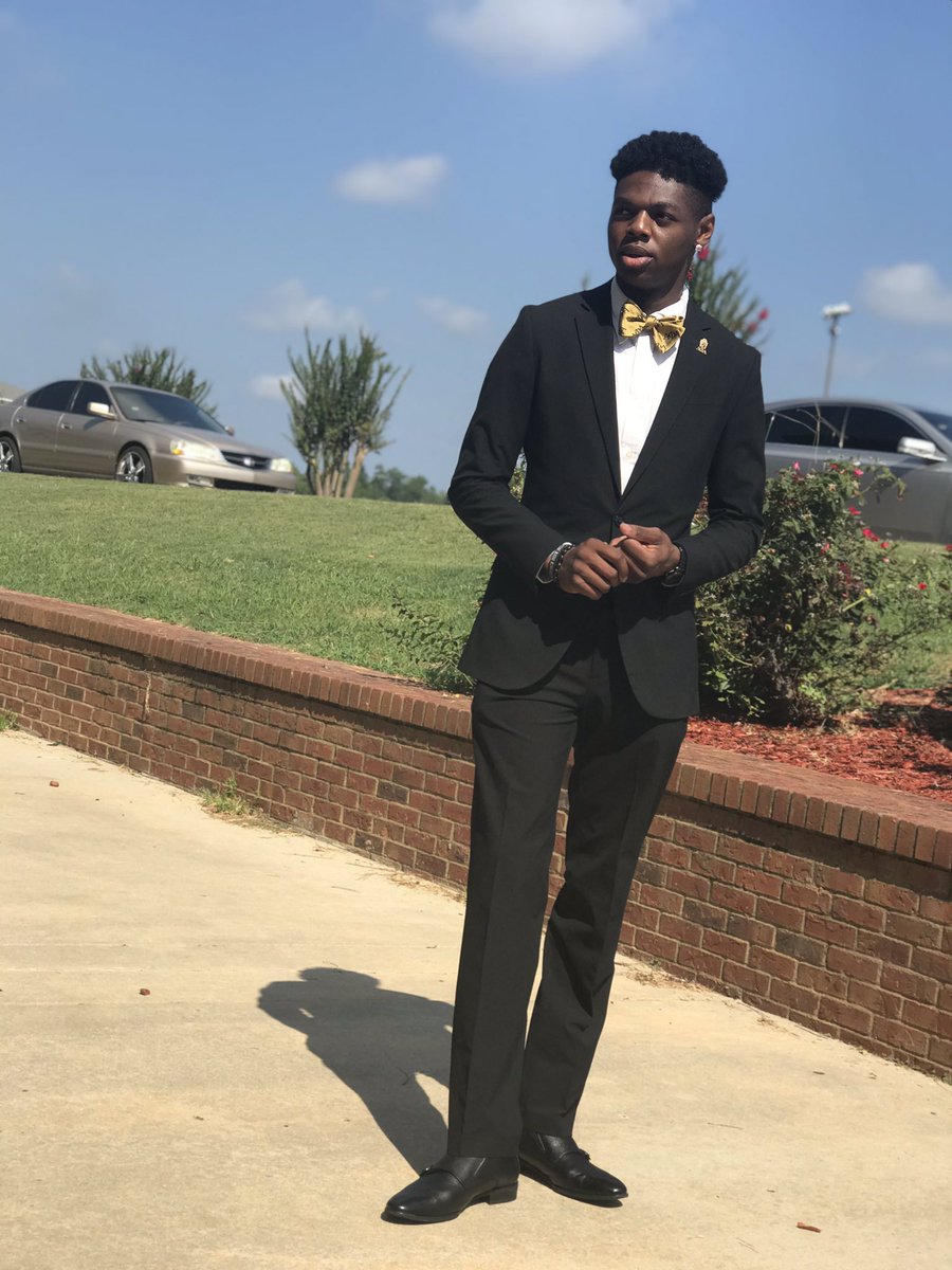KvngTay20's tweet photo. Above Average 💥 #AlphasLead #GammaZeta #AlphasInAction https://t.co/sj4LR0BgUP
