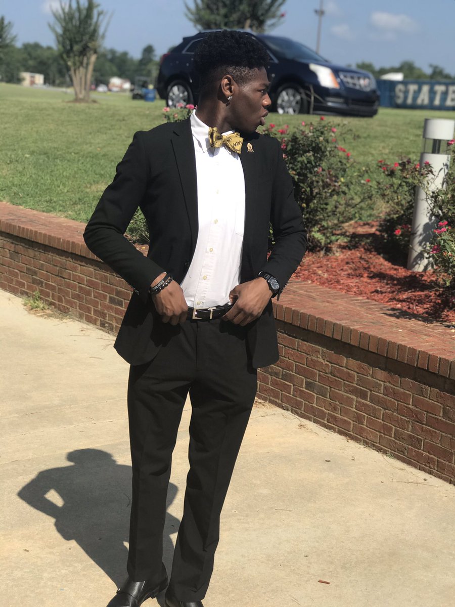 KvngTay20's tweet photo. Above Average 💥 #AlphasLead #GammaZeta #AlphasInAction https://t.co/sj4LR0BgUP