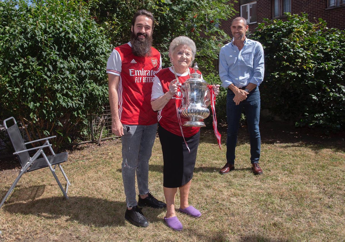 beau_the_beard's tweet photo. Thank you so much @arsenal &amp; @martinkeown5 this is a moment I’ll cherish forever ❤️ https://t.co/YvMj3o76vr