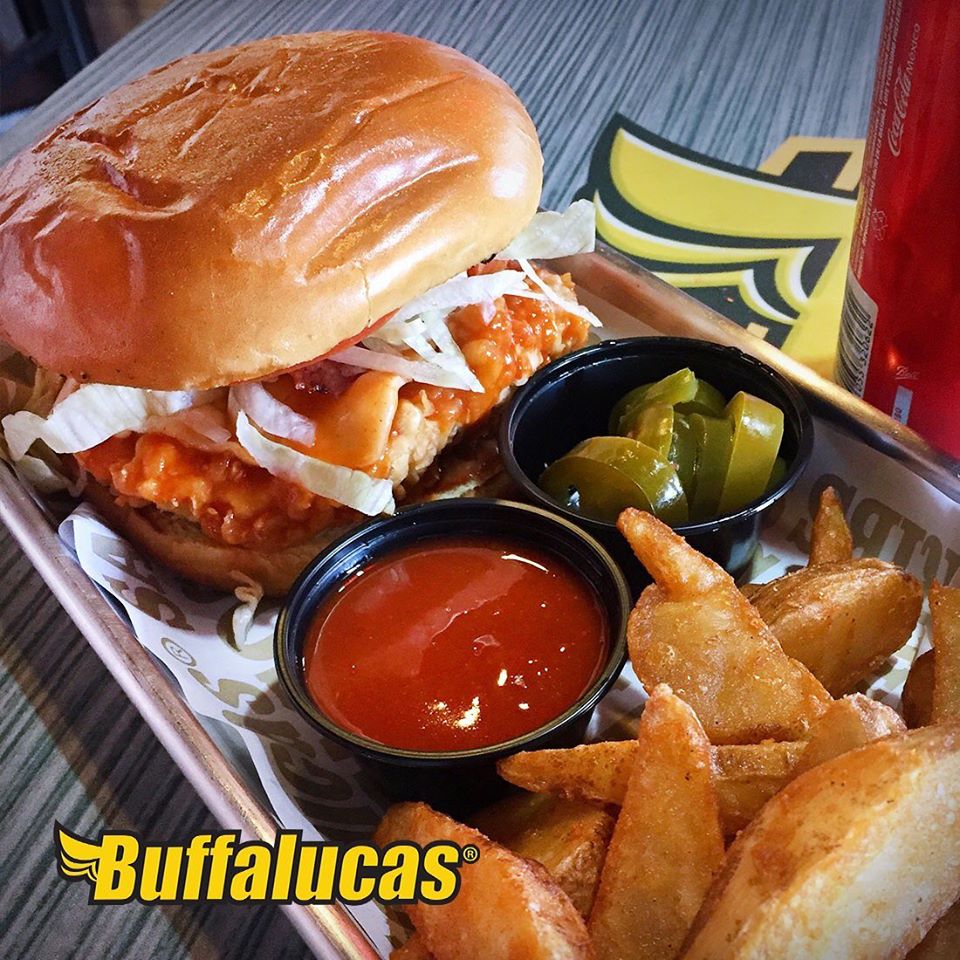 BuffalucasMx's tweet photo. 🍔Quieres Una Hamburguesa? 
⭐️ Solo Hoy ⭐️Todas Nuestras Hamburguesas Premium $99 incluye bebida
#EstamosAbiertos  También Servicio a Domicilio  #Buffalucas #CDMX #Condesa #Roma #Escandon #SanMiguelChapultepec 
☎(55)1204 1212 Pide el menú por whatsapp https://t.co/OjBJm0sfld https://t.co/27KNVS5aDg